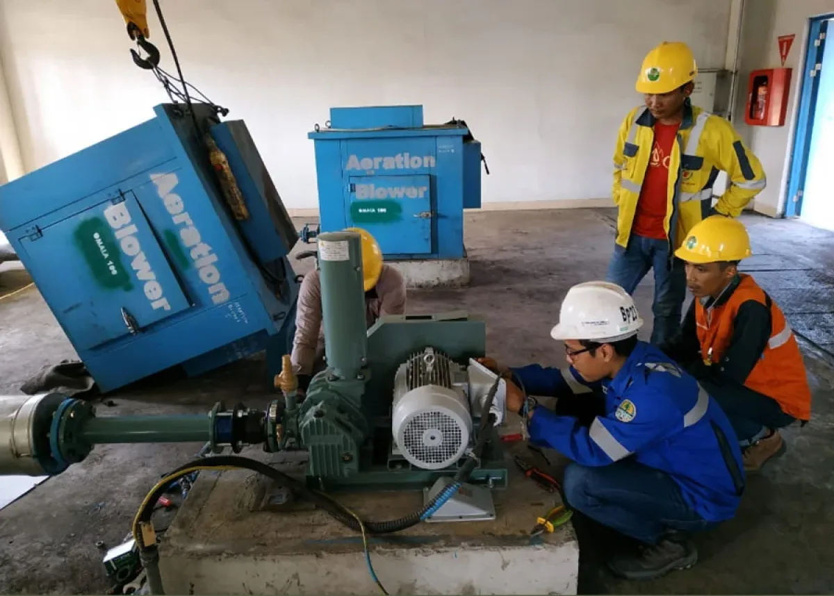 Mesin Filter Press untuk proses dewatering lumpur pada instalasi Sewage Treatment Plant